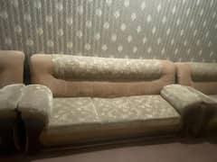 i am Selling 3 seater Sofa set condition 10/8