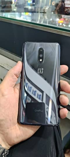 One plus 7.8/256 GB. Mint Condition. Gaming Phone