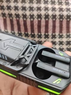 Ronin-R 7035 . . . . Rs  7000  walay 5000 me available Hn lush new 10/10