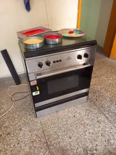 Cooking range/ baking oven