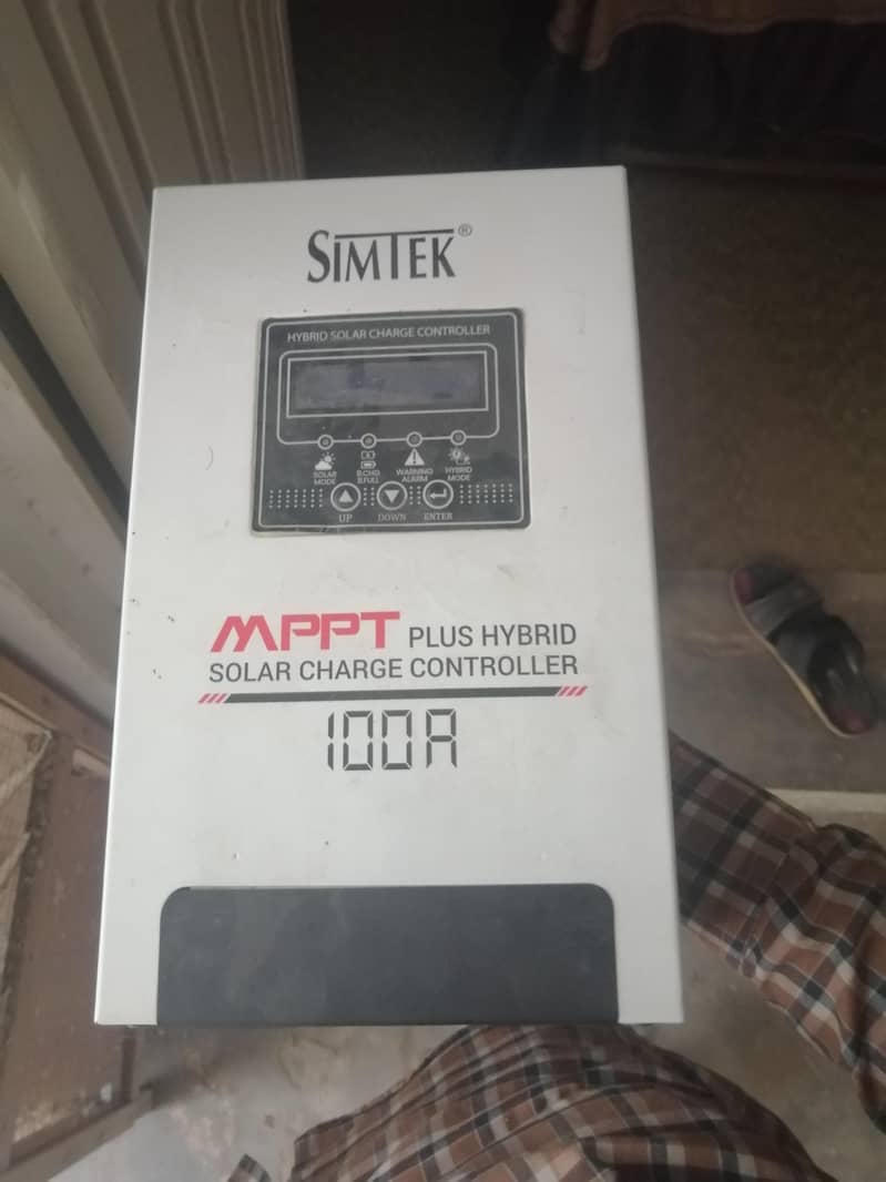 Simtek 100Amp Solar MppT controller 0