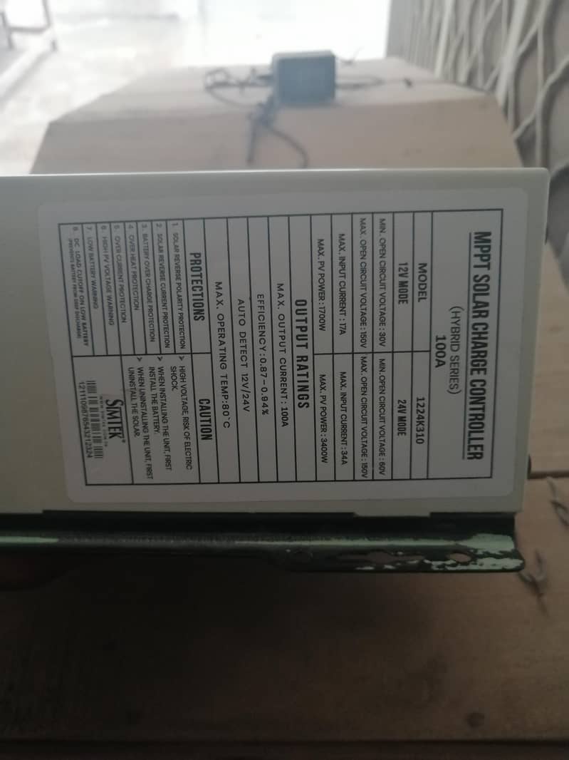 Simtek 100Amp Solar MppT controller 1