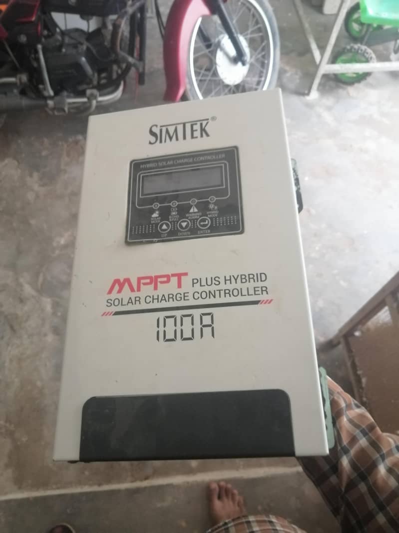 Simtek 100Amp Solar MppT controller 3