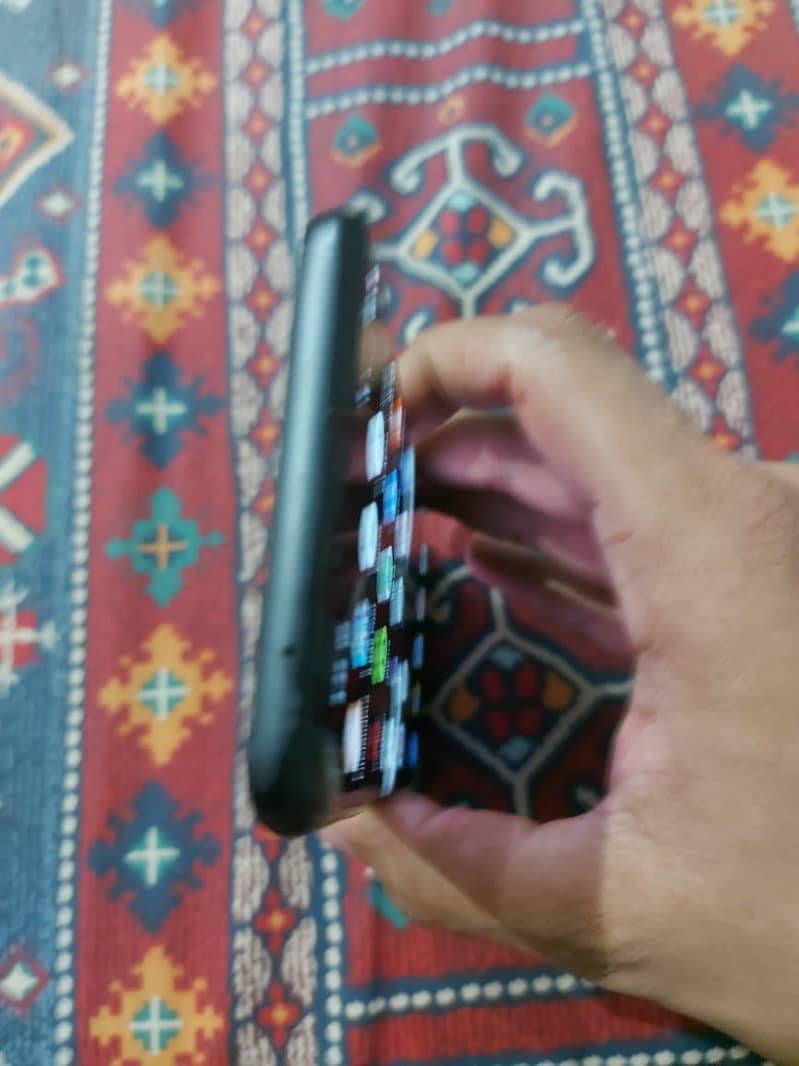 One Plus 8 10/10 Condition 3