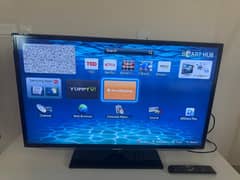 samsung original led 40 inch wifi in it cam from uk 10/10 (call me)