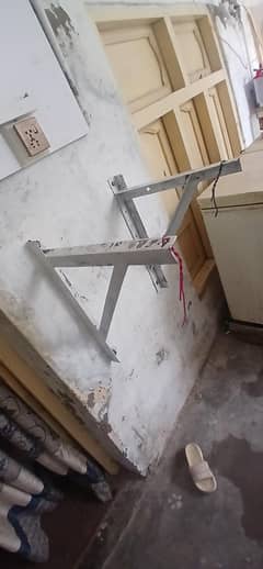 Battery stand with High Quality Iron 3 pieces