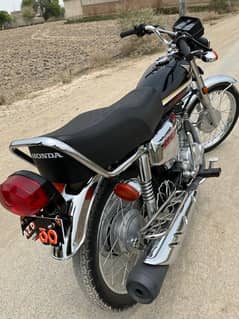 125