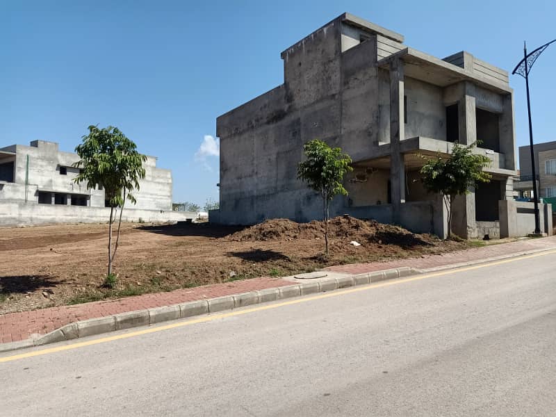 Boulevard Front & Back open Plot for sale 3