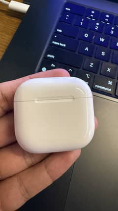 Airpods 4 with Active Noise Cancellation