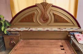 Bed set with dressing table and show case