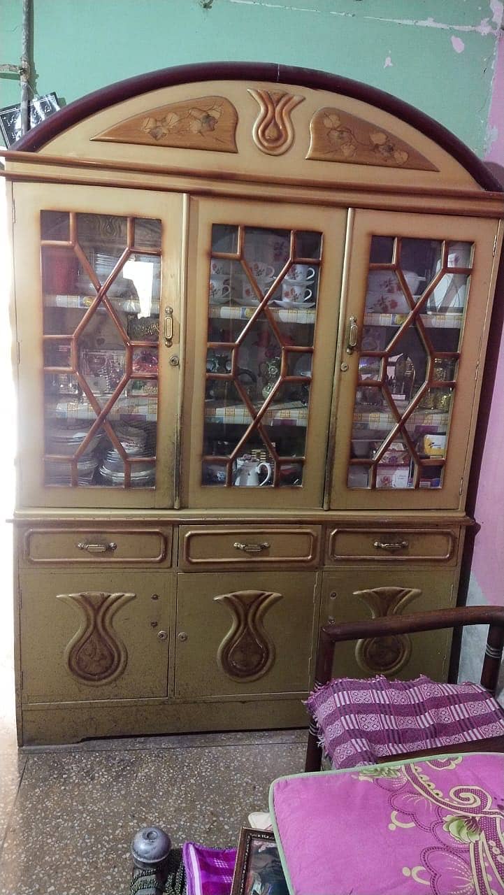Bed set with dressing table and show case 2