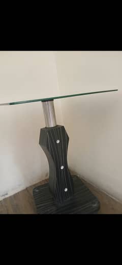 Corner table, side table