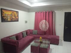 7 seater L shaped sofa with center table (4seats)