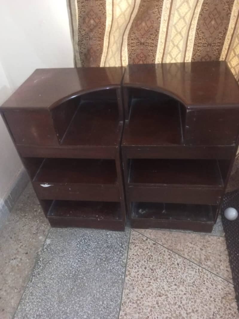 Bed Set with 2 side table and 1 Dressing Table 8