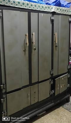 Safe (Almaari)