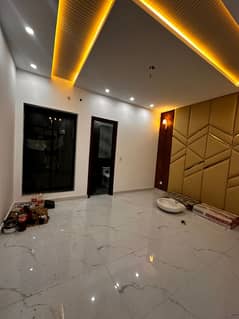 10 MARLA PORTION FOR RENT IN VINUS