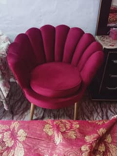 2 coffee chairs with table
