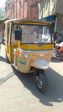 Tez raftar urgent sale rikshaw 9seat