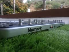 DJ