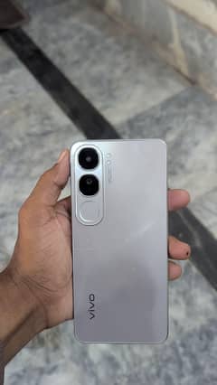 vivo y 200 ram 8+8 memery 256 android 15 silver colour
