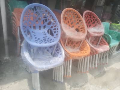 Plastic Chairs Low Price