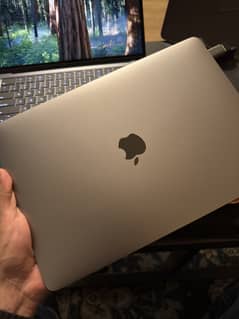 MacBook pro 2017 with Box and all Accessories