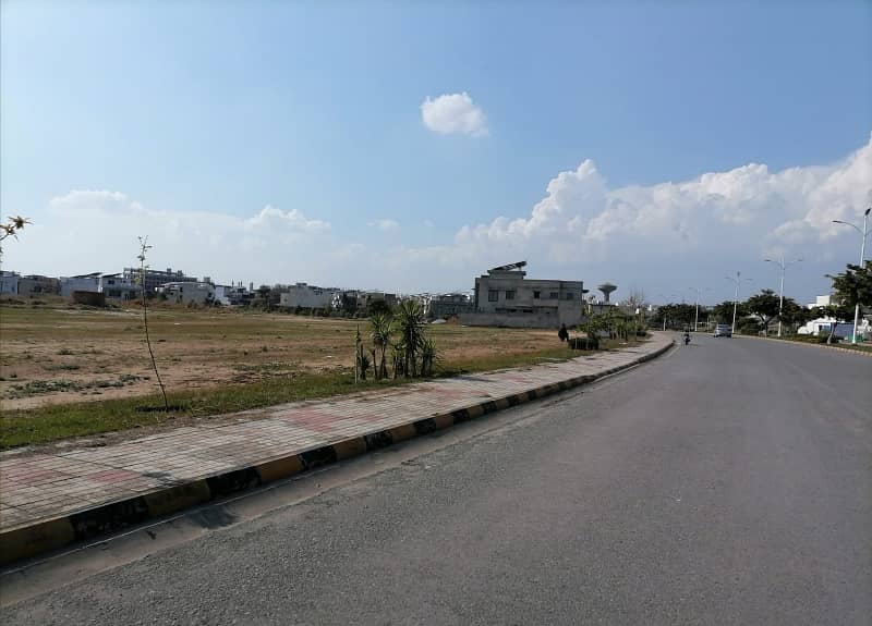 A Great Choice For A 7 Marla Residential Plot Available In Gulberg Residencia - A Executive Block 5