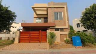 MAIN BOULEVARD 8 MARLA HOUSE AVAILABLE FOR SALE IN PHASE ONE BAHRIA ORCHARD