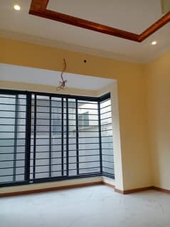 40x80, Upper portion with 5 bedrooms in G-13, Islamabad