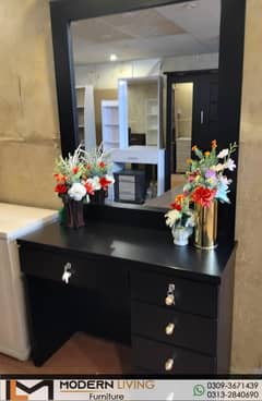 Dressing Tables Round Mirror Beautiful Look Best Quality