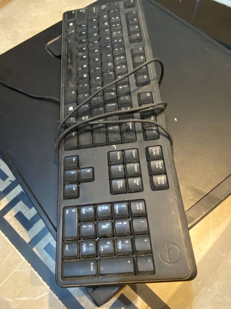 core i5 , 6th gen with lcd and keyboard 4