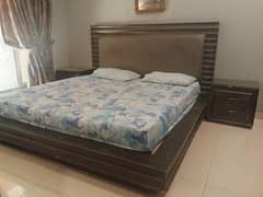 Beautiful heavy wood bed