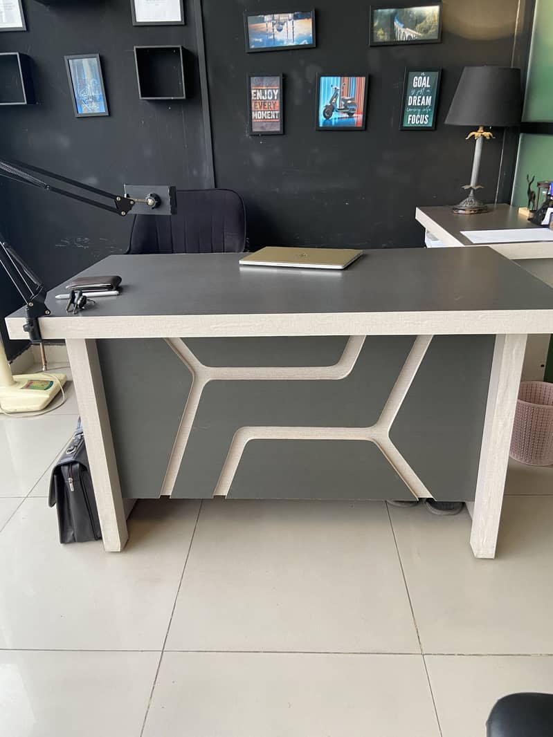 Office table 4 by 2.5ft with side shelf 0