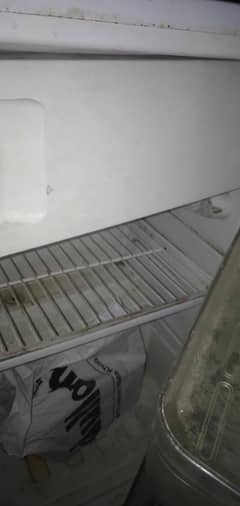 room freezer good cooling All ok ha koai b problem nhi ha
