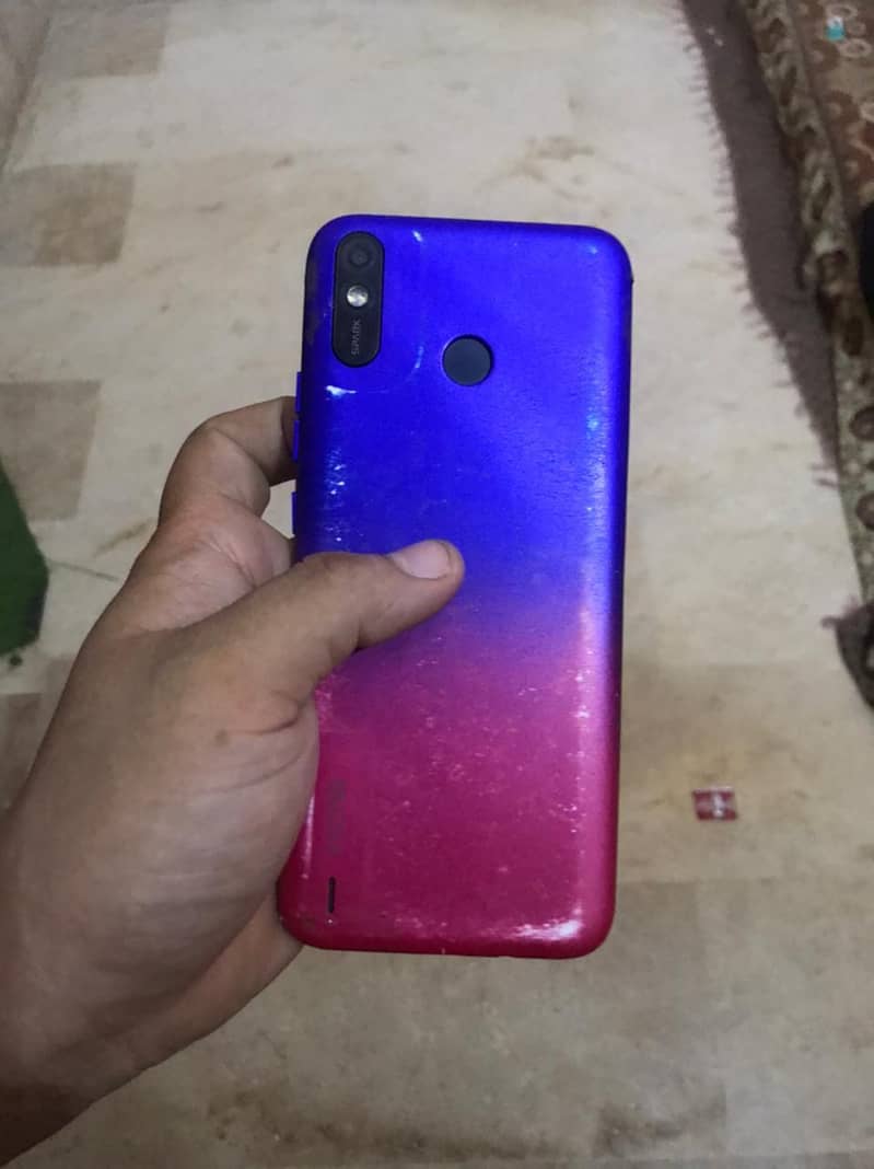 tecno spark 4 lite condition 10/8 pta a sy on h 4