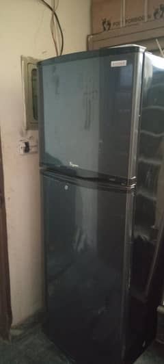 Singer Medium Size Frigde