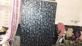 almari for sale bilkul new condition ma ha  blak and sliver flowers ma