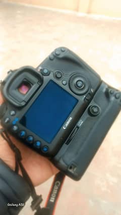 5D mark 3 all ok good condition 10/9 bokx battery charger