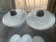 61 pieces crockery set