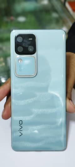 Vivo V30