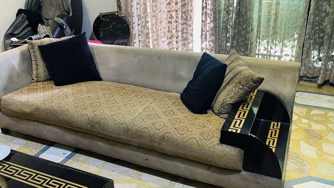 Sofa set + Matching centre table + Carpet 0
