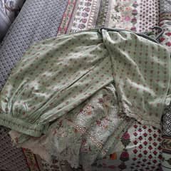 used clothes boht achi quality all branded hain