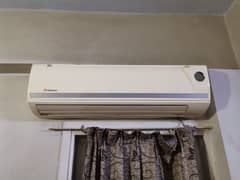 1.5 ton Dawlence Non Inverter Ac