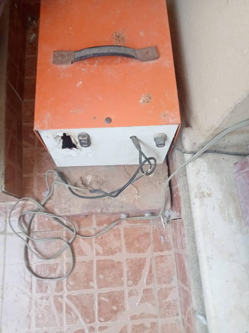 window ac good condition  with stabilizer 3
