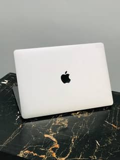 MACBOOK PRO 2017 WITH 16GB RAM AND 256GB SSD