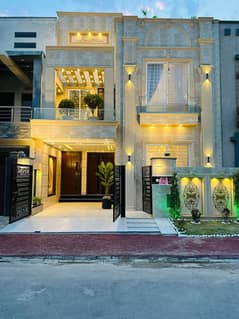 5 Marla Outclass Location House For Rent