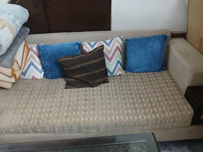 complete sofa set in good condition 1