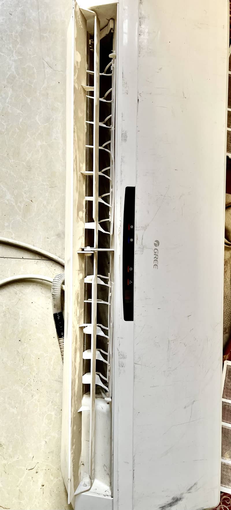 GREE SPLIT AC in very neat and genuine condition (only inner) 2