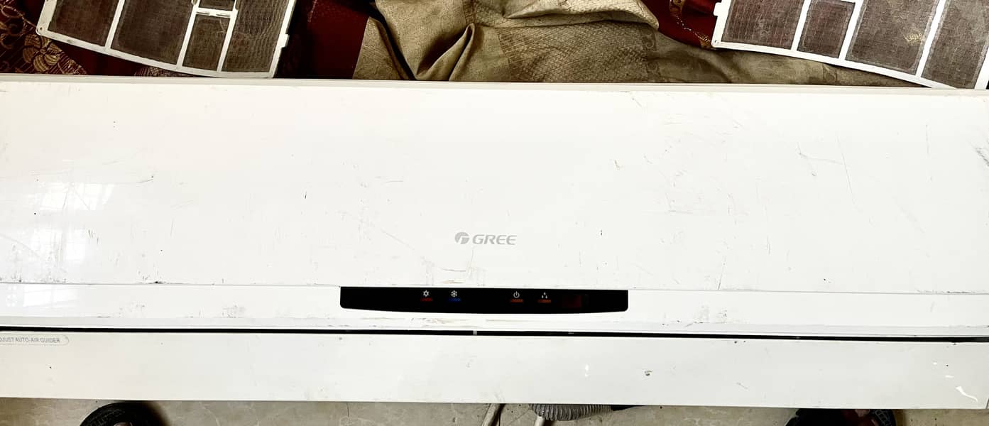GREE SPLIT AC in very neat and genuine condition (only inner) 4