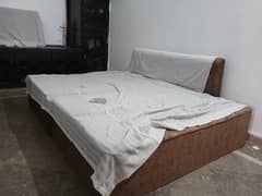 Posish Queen Size Bed